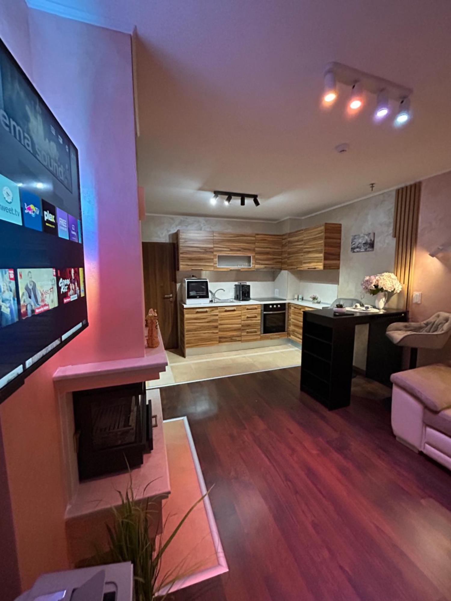 2-Bedroom, 2-Bathroom With Fireplace And Garden At Winslow Infinity Bansko Buitenkant foto